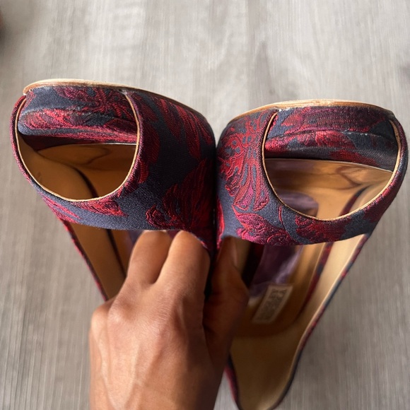 Badgley Mischka Blue and Red High Heel Shoes - Picture 3 of 9